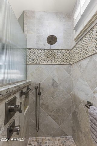 21248 N MARIPOSA GROVE Lane, Surprise, AZ 85387