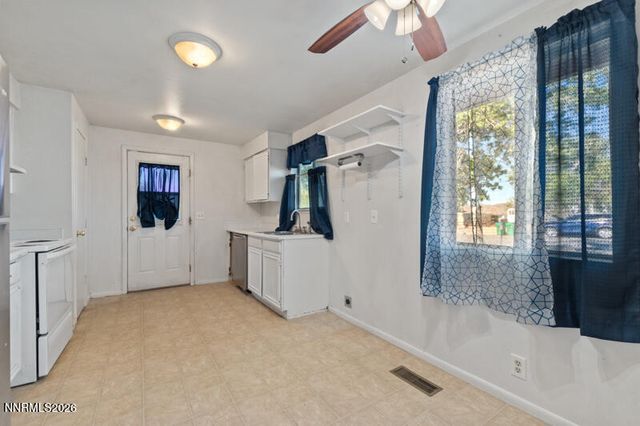 325 Medgar Avenue, Reno, NV 89506