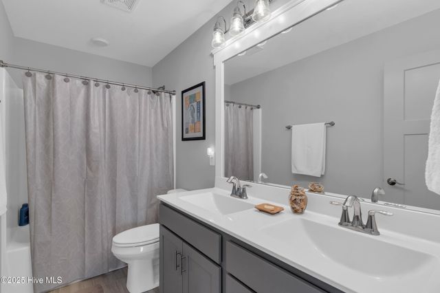 172 Everett Park Trail, Holly Ridge, NC 28445