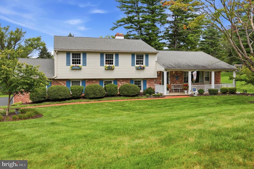 2541 N FEATHERING LN, MEDIA, PA 19063 — photo 2
