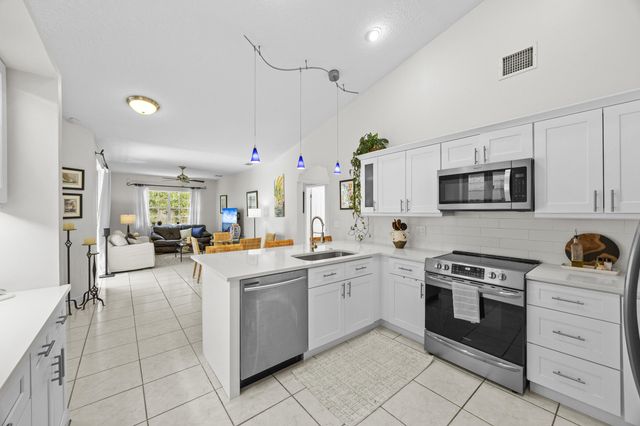 10859 Cambay Circle, Boynton Beach, FL 33437
