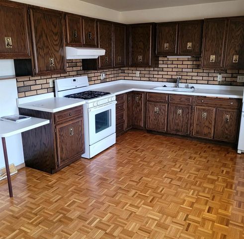 1947 MINNESOTA STREET, Oshkosh, WI 54902