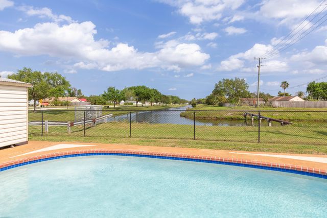 1240 Grandview Circle, Royal Palm Beach, FL 33411