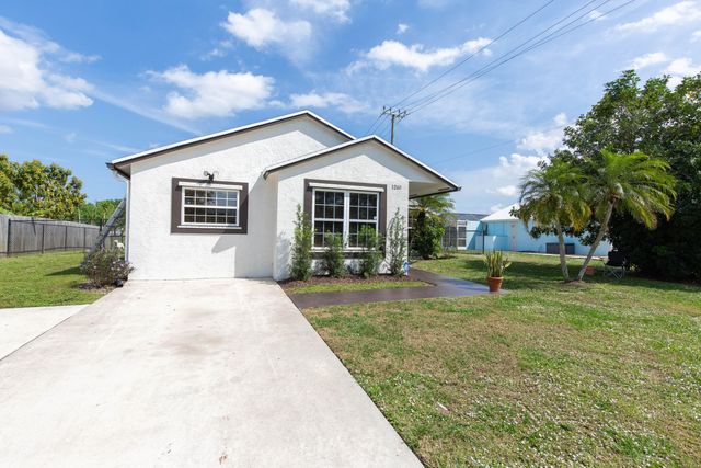 1240 Grandview Circle, Royal Palm Beach, FL 33411