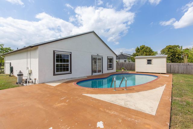 1240 Grandview Circle, Royal Palm Beach, FL 33411