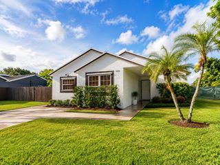 1240 Grandview Circle, Royal Palm Beach, FL 33411