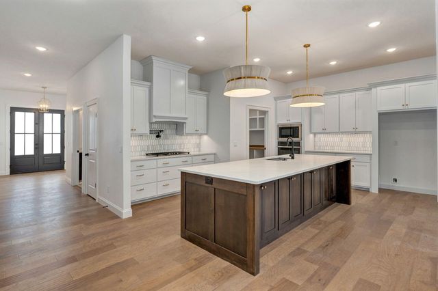 2187 N Silver Charm Avenue, Springfield, MO 65802