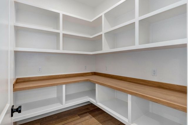 2187 N Silver Charm Avenue, Springfield, MO 65802