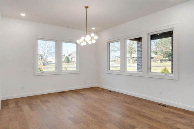 2187 N Silver Charm Avenue, Springfield, MO 65802