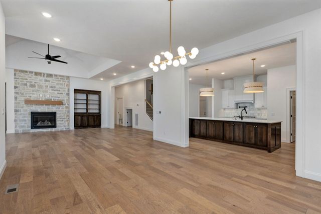 2187 N Silver Charm Avenue, Springfield, MO 65802