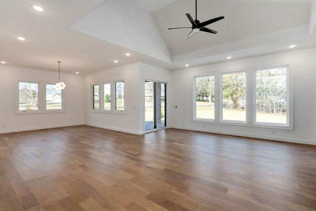 2187 N Silver Charm Avenue, Springfield, MO 65802