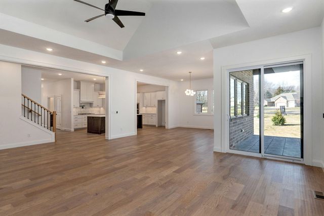 2187 N Silver Charm Avenue, Springfield, MO 65802