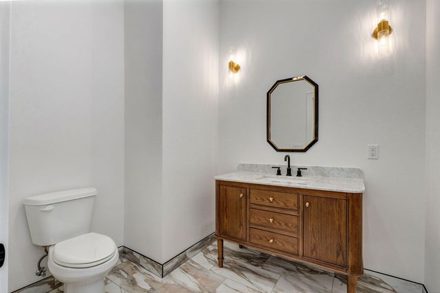 2187 N Silver Charm Avenue, Springfield, MO 65802