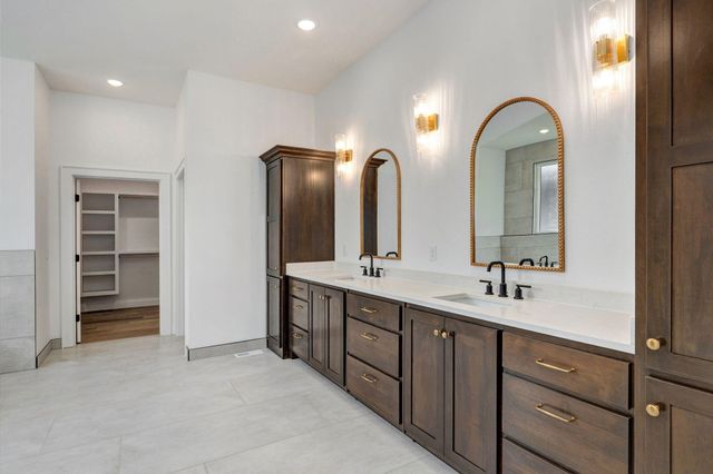 2187 N Silver Charm Avenue, Springfield, MO 65802