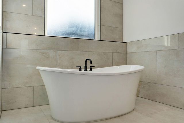 2187 N Silver Charm Avenue, Springfield, MO 65802