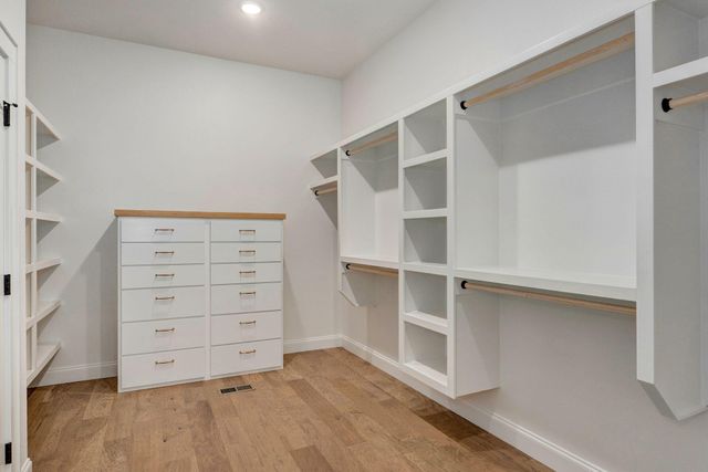 2187 N Silver Charm Avenue, Springfield, MO 65802