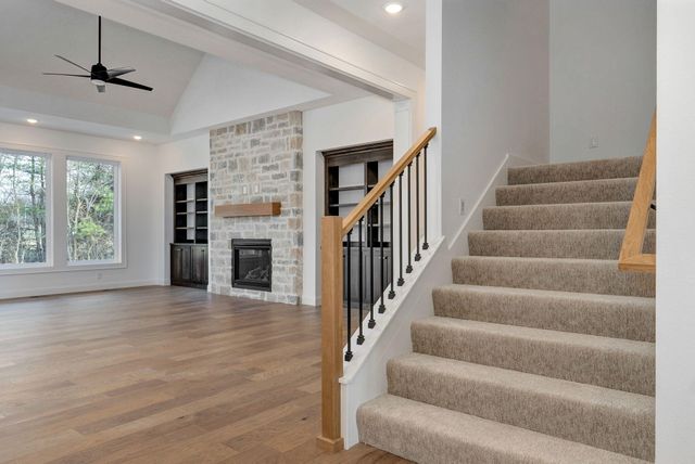 2187 N Silver Charm Avenue, Springfield, MO 65802