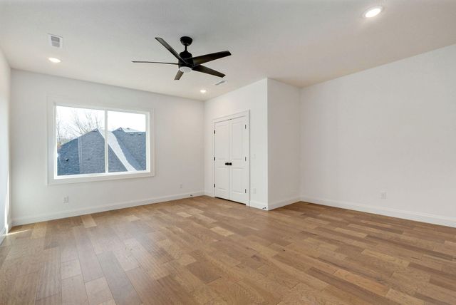 2187 N Silver Charm Avenue, Springfield, MO 65802