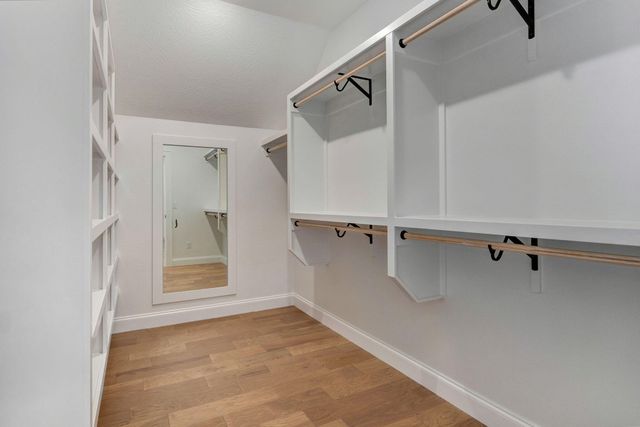 2187 N Silver Charm Avenue, Springfield, MO 65802