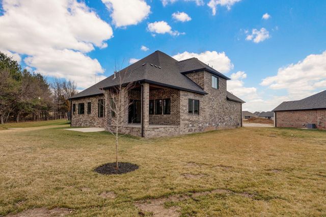 2187 N Silver Charm Avenue, Springfield, MO 65802