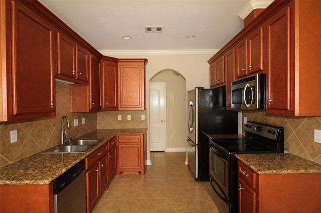 1504 Glen Oaks Drive, Conroe, TX 77385