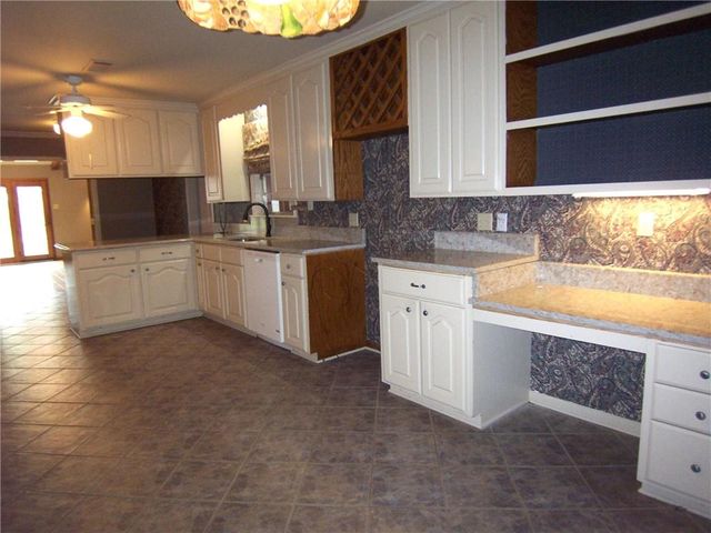 504 TANGLEWOOD Drive, Alexandria, LA 71303