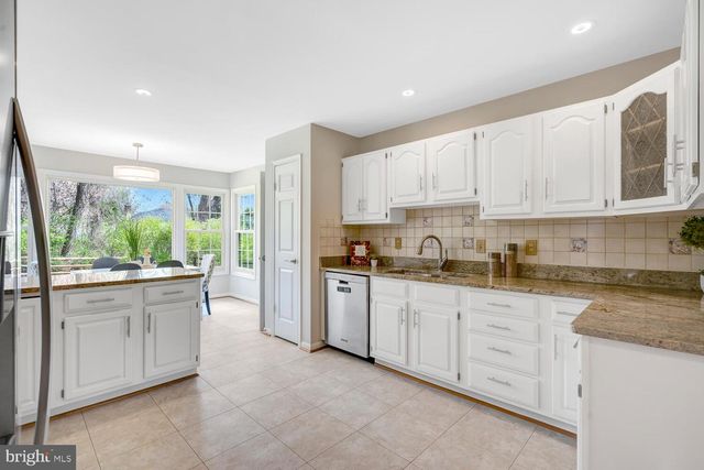 4809 SWEETBIRCH DR, Rockville, MD 20853