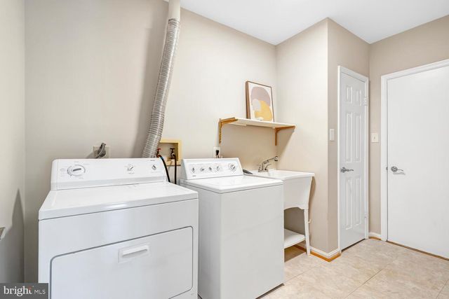 4809 SWEETBIRCH DR, Rockville, MD 20853