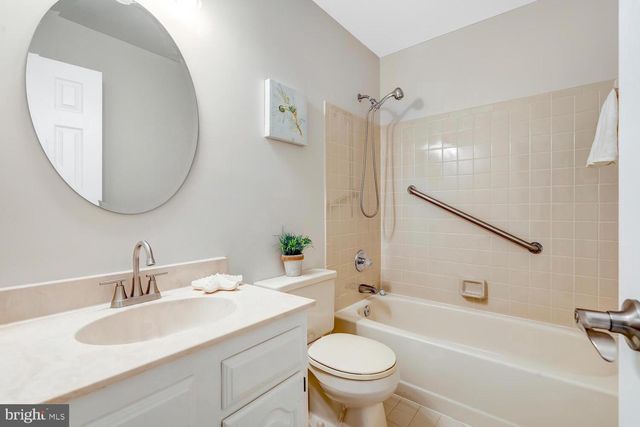 4809 SWEETBIRCH DR, Rockville, MD 20853