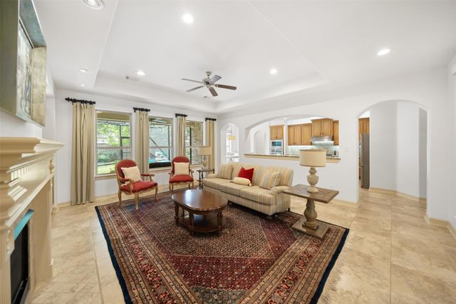 15 Heather Bank Place, The Woodlands, TX 77382