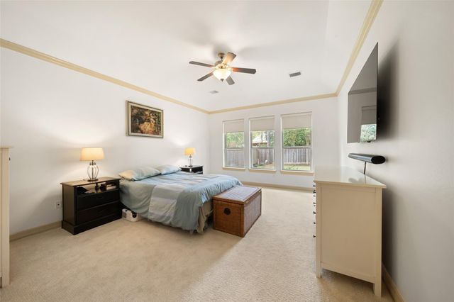 15 Heather Bank Place, The Woodlands, TX 77382