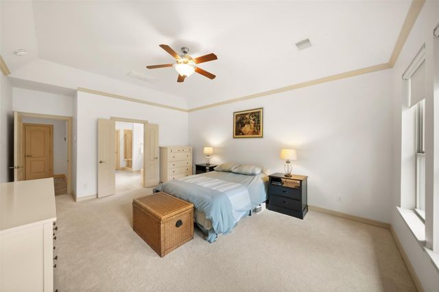 15 Heather Bank Place, The Woodlands, TX 77382