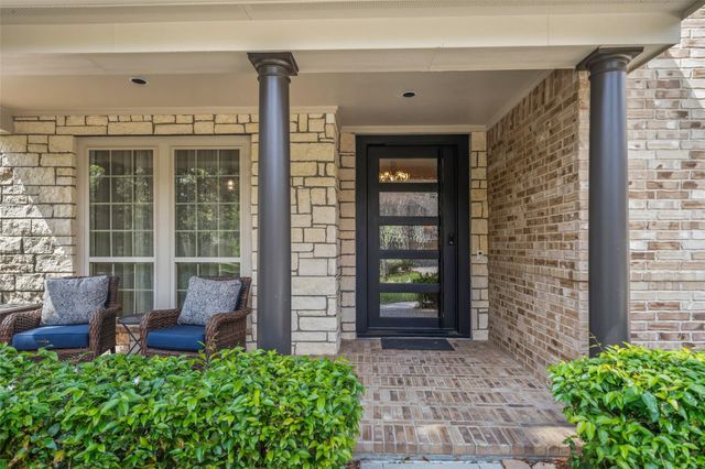 15 Heather Bank Place, The Woodlands, TX 77382