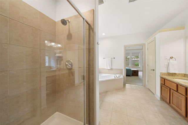 15 Heather Bank Place, The Woodlands, TX 77382