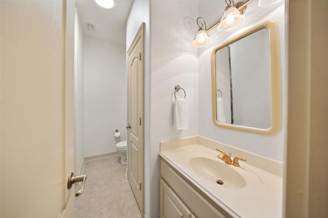 15 Heather Bank Place, The Woodlands, TX 77382