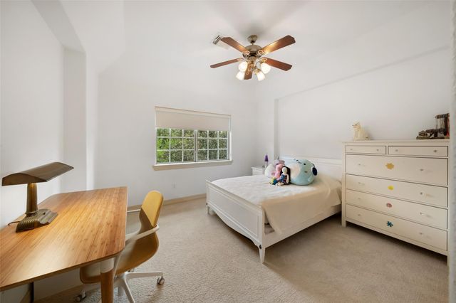 15 Heather Bank Place, The Woodlands, TX 77382