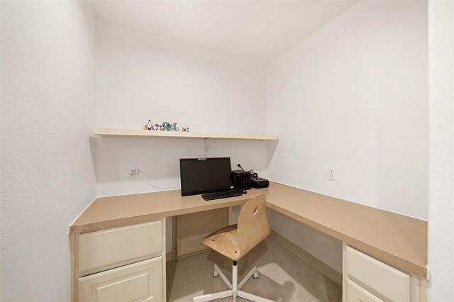 15 Heather Bank Place, The Woodlands, TX 77382