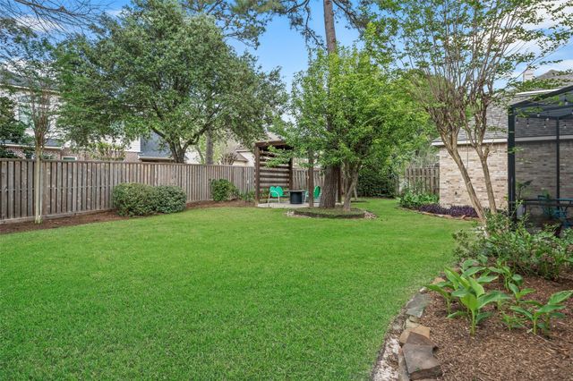 15 Heather Bank Place, The Woodlands, TX 77382
