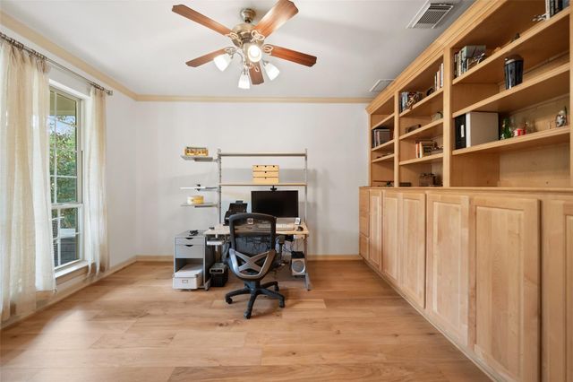 15 Heather Bank Place, The Woodlands, TX 77382