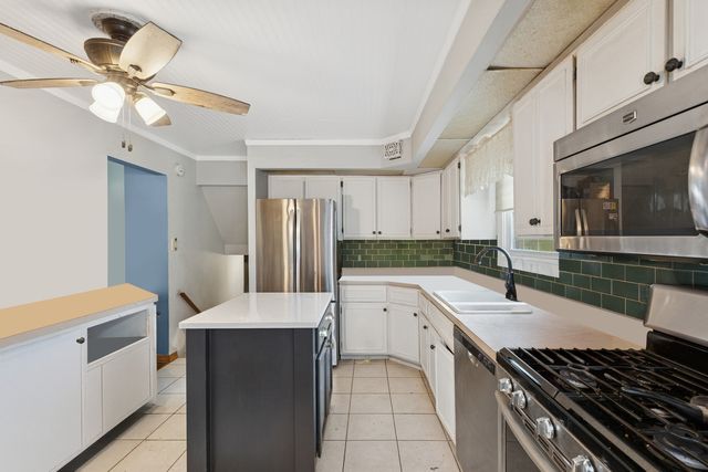 15118 Hillside Avenue, Oak Forest, IL 60452
