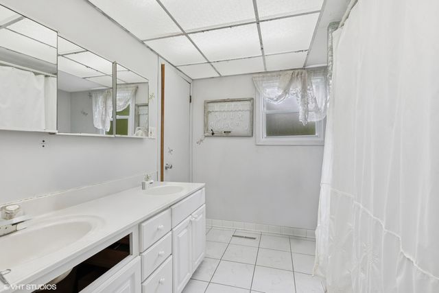 15118 Hillside Avenue, Oak Forest, IL 60452