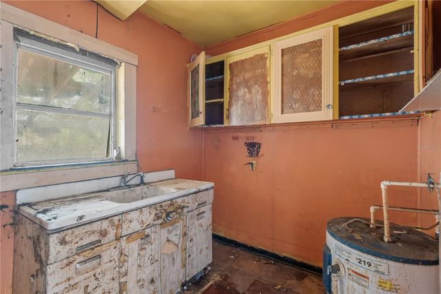2505 E 17TH AVENUE, Tampa, FL 33605