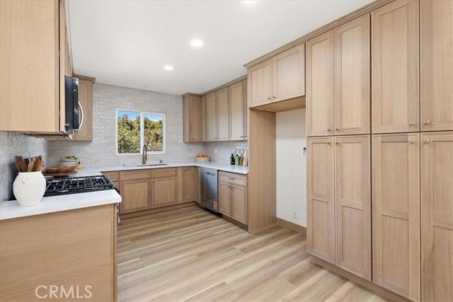 543 N Glenwood Avenue, Glendora, CA 91741