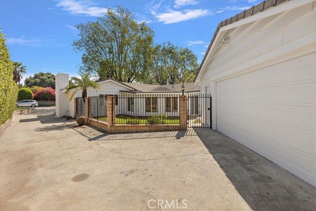 543 N Glenwood Avenue, Glendora, CA 91741