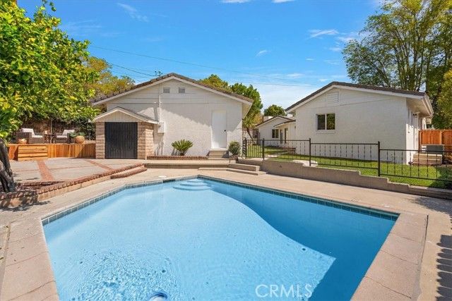 543 N Glenwood Avenue, Glendora, CA 91741