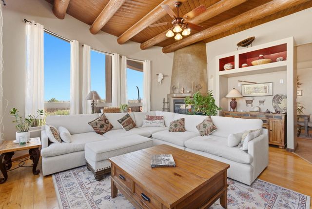 4626 16th Avenue NE, Rio Rancho, NM 87144