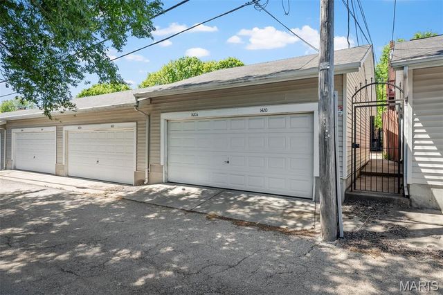1420 Dolman Street, St Louis, MO 63104