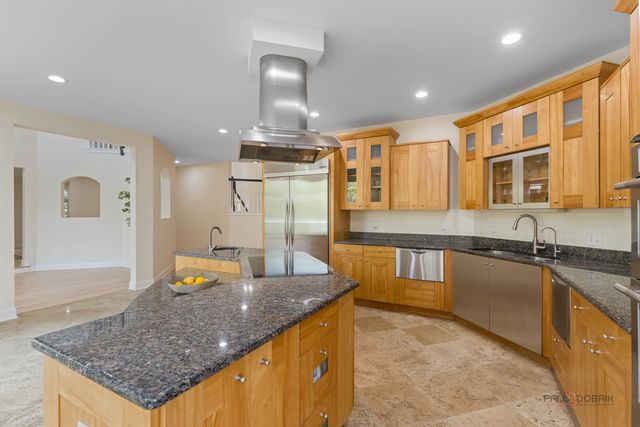 22904 N Ridgewood Lane, Kildeer, IL 60047