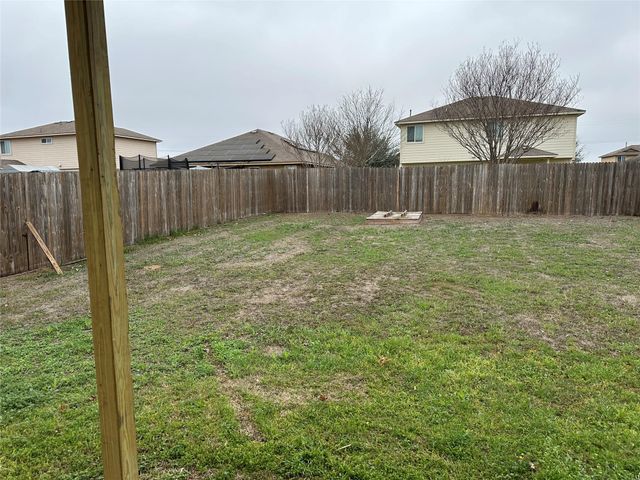 307 Wild Cat DR, Bastrop, TX 78602