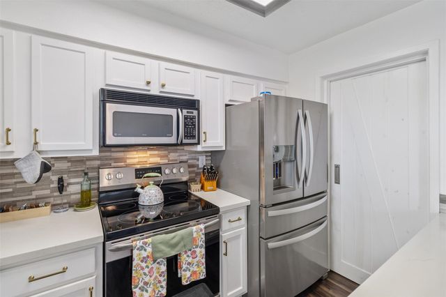 7600 Emmett F Lowry Expressway 1102, Texas City, TX 77591